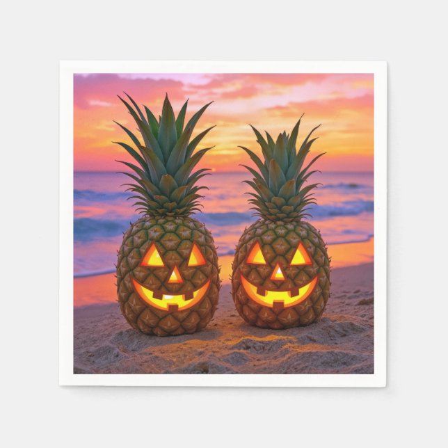 Halloween Pineapple Jack-o-lanterns On a Beach Serviette (Vorderseite)