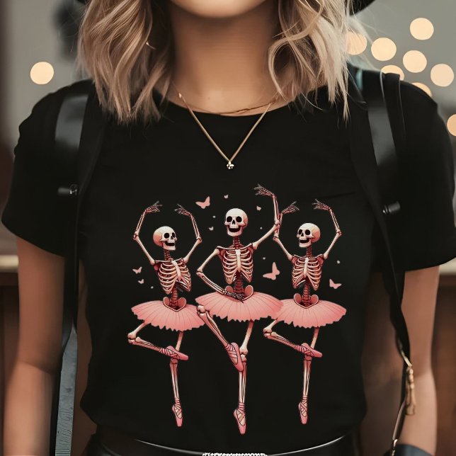 Halloween Pink tanzende Skelette und Schmetterling T-Shirt (Von Creator hochgeladen)