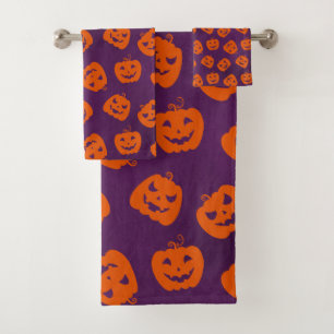 Halloween Pumpkins im Lila Hintergrundemuster Badhandtuch Set