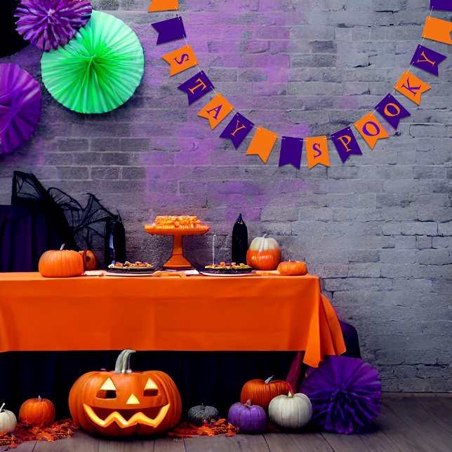 Halloween Pumpkins Wimpelkette (Customizable Halloween Bunting Flags. "Stay Spooky" written on orange and purple background)