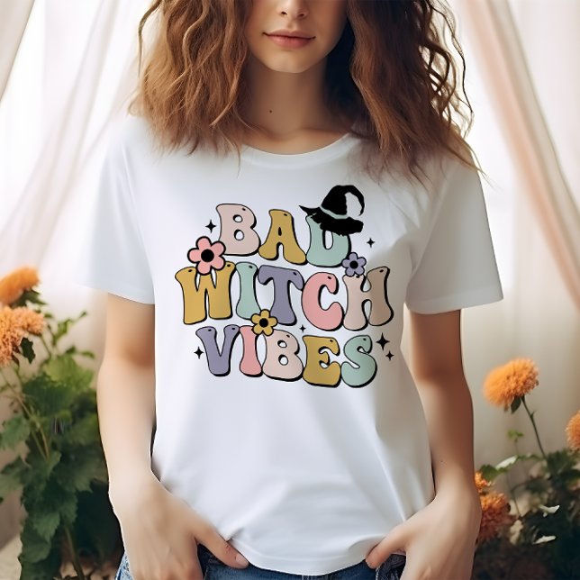 HALLOWEEN RETRO GROOVY BAD WITCH VIBES T-Shirt (Von Creator hochgeladen)