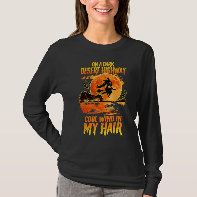 Halloween Riding Brüche auf einer dunklen Wüste Hi T-Shirt (Vorderseite)