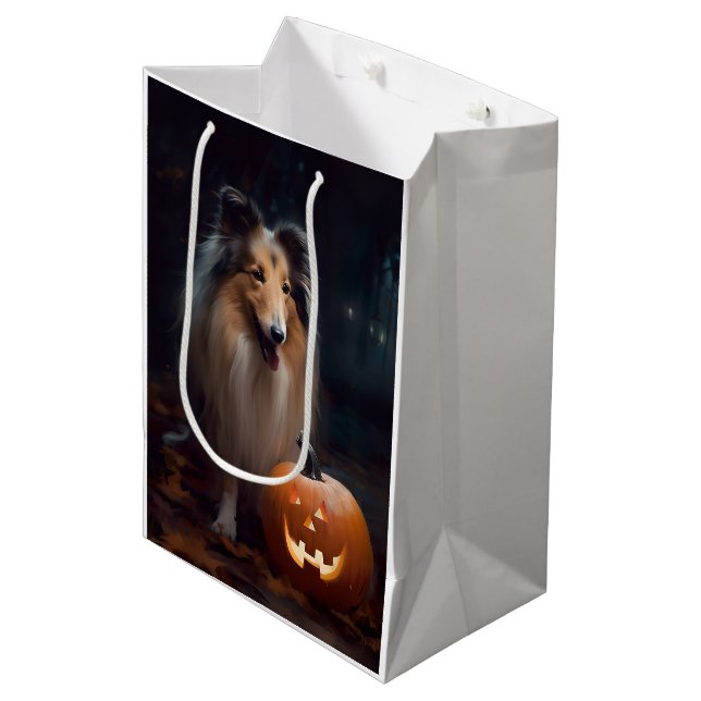 Halloween Rough Collie mit Pumpkins Beängstigend Mittlere Geschenktüte (Vorderseite Schrägansicht)