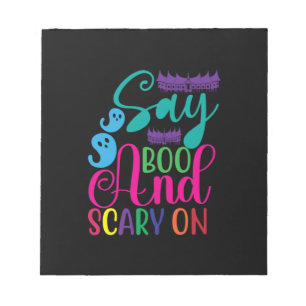 Halloween sagt Boo und Gruselig zum Geburtstag Notizblock