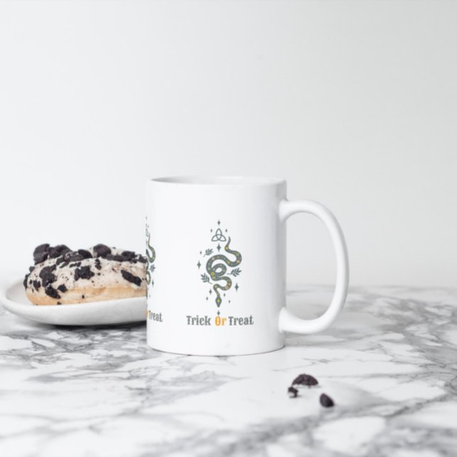 Halloween-Schlange, Hexen-Symbole Kaffeetasse (Von Creator hochgeladen)