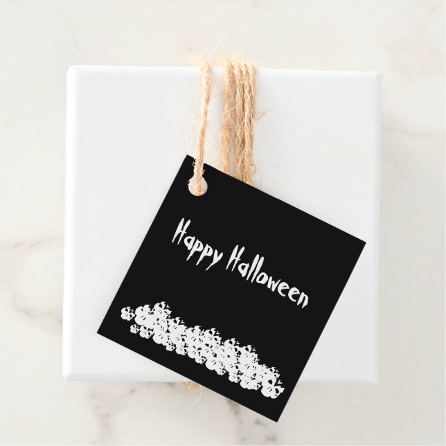 Halloween Schwarz-weißer Schädelhaufen Geschenkanhänger (Beispiel)