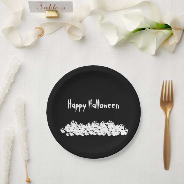 Halloween Schwarz-weißer Schädelhaufen Pappteller (Hochzeit)