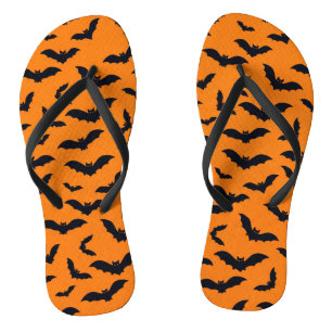Halloween schwarze Fledermäuse orange nahtloses Mu Flip Flops