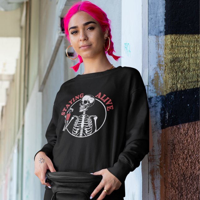 Halloween Skeleton Coffee Staying Alive Sweatshirt (Von Creator hochgeladen)