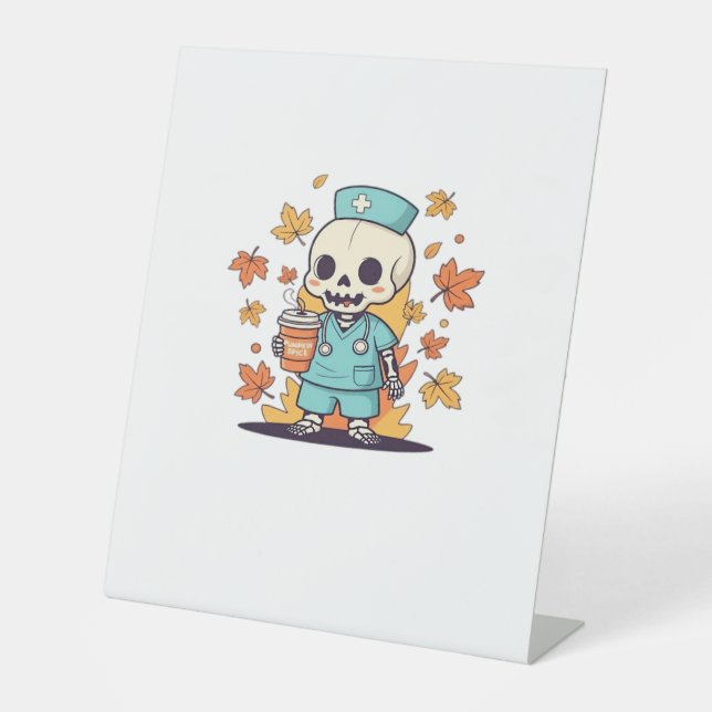 Halloween Skeleton Nurse mit Coffee Classic T-Shi Sockelschild (Vorderseite)