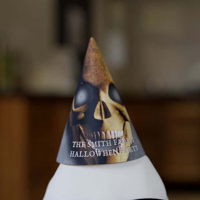 Halloween Skeleton Skull Spooky Familienname Partyhütchen (A spooky halloween party hat. Just add your name)