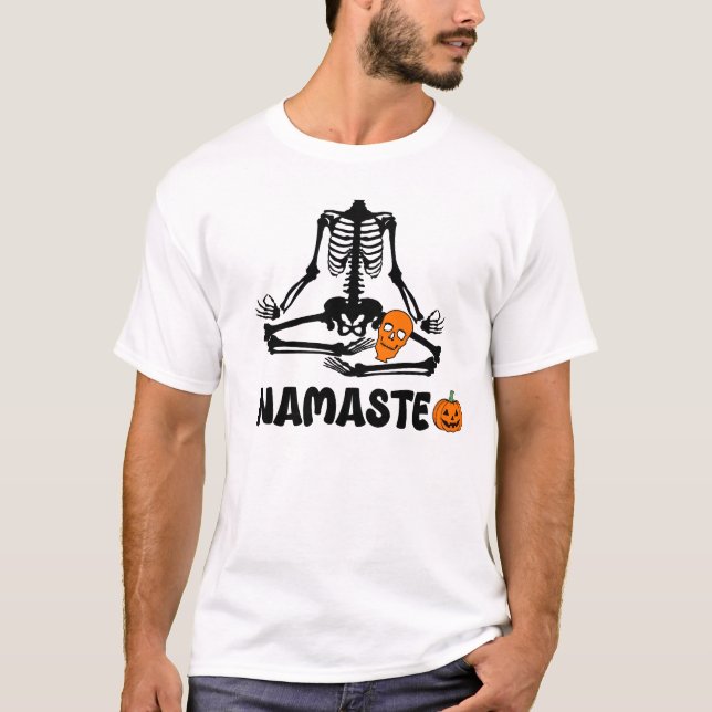Halloween Skeleton Yoga Namaste witzig T-Shirt (Vorderseite)