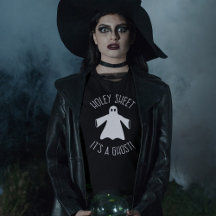 Halloween Spaß T - Shirt. Holey Sheet Es ist ein G