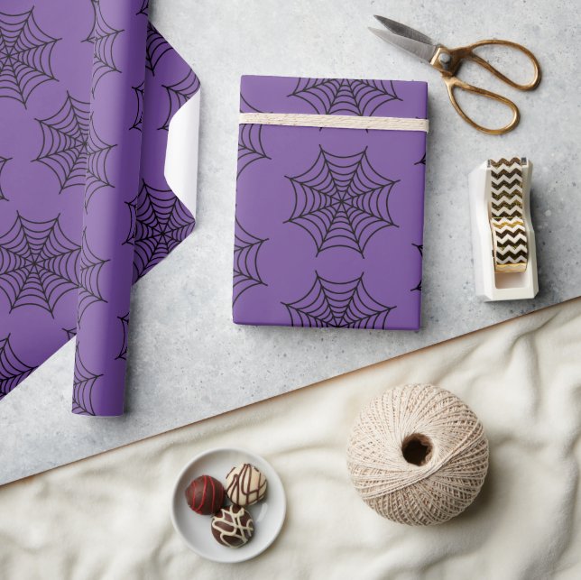 Halloween Spider Web Black Lila Goth Spooky Geschenkpapier (Kunsthandwerk)