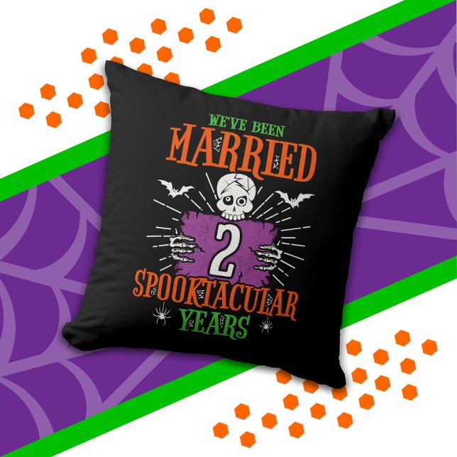 Halloween Spooktacular 2. Hochzeitstag Kissen (Von Creator hochgeladen)
