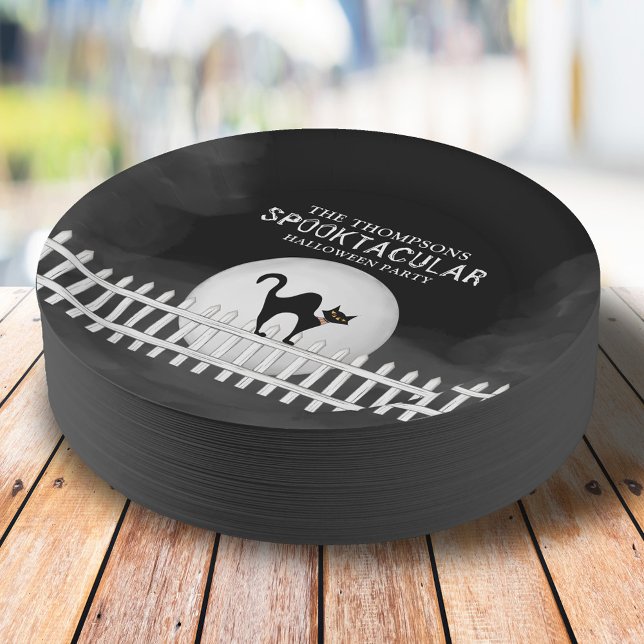 Halloween Spookular Black Cat Spooktacular Party Pappteller (Halloween Spooktacular whimsical black cat on a picket fence paper plate. )