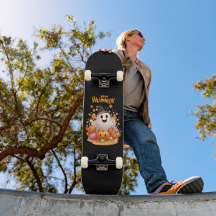 Halloween: Süße Geister und Kürbisfamilie Skateboard
