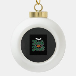Halloween-Süßigkeiten oder Saures Fledermaus-Webde Keramik Kugel-Ornament