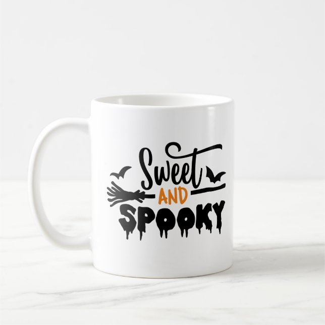 Halloween Sweet and Spooky Typografic Text Kaffeetasse (Links)
