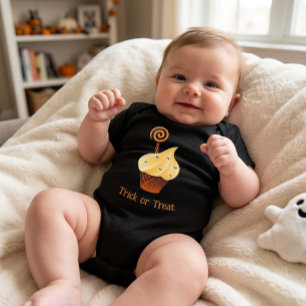 Halloween-T-Shirt mit orangem Cupcake und individu Kleinkind T-shirt