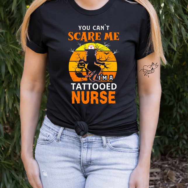 Halloween Tattooed Nurse T-Shirt (Von Creator hochgeladen)