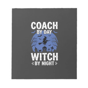 Halloween-Trainer bei Tag Hexe bei Nacht Design Notizblock
