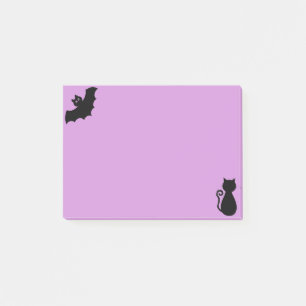 Halloween und schwarze Katze auf Violett Post-it Klebezettel