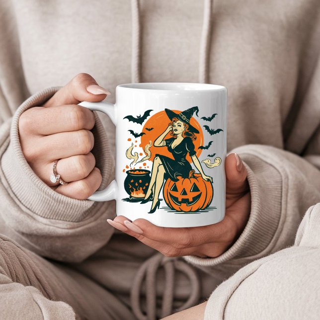 Halloween Vintag Hexe auf Pumpkin Bats Cauldron Kaffeetasse (Von Creator hochgeladen)