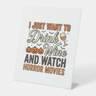 Halloween-Wein-Horrorfilme Vintage-Shirt-Design_ Sockelschild