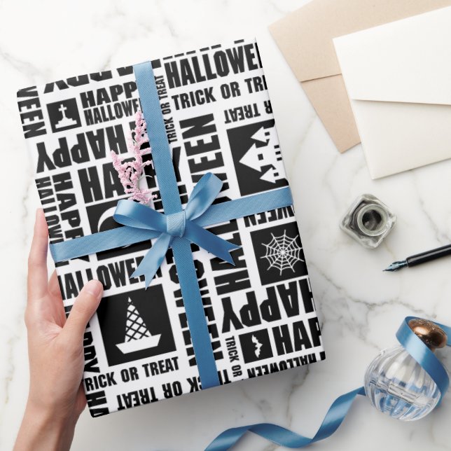 Halloween Whimsical Funny Typografie Black Geschenkpapier (Schenken)