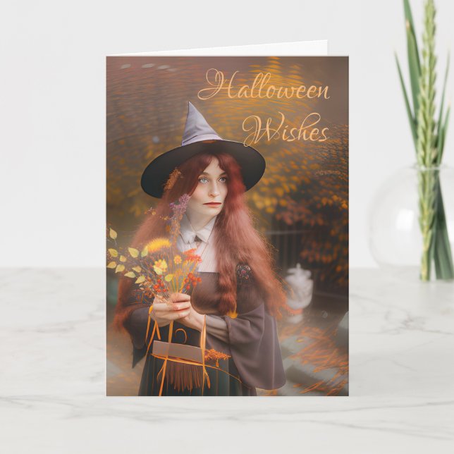 Halloween wünscht Hexe Holding Autumn Bouquet Karte (Vorderseite)