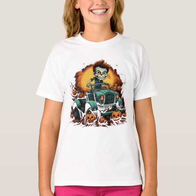 Halloween Zombie Driving Though Pumpkin Patch T-Shirt (Vorderseite)