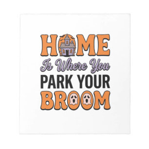 Halloween Zuhause Parke deinen Besen Vintage-Typog Notizblock