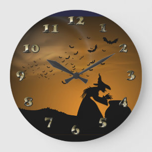 Halloweenhexe und -großer Kessel mit Schlägern Große Wanduhr