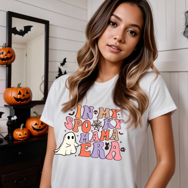 HALLOWEWEEN IN MEINER SPOOKY MAMA ERA T-Shirt (COOL RETRO SPOOKY MAMA ERA HALLOWEEN GROOVY VINTAGE FONT IN PASTEL COLOR TAN PINK PURPLE VIOLET)