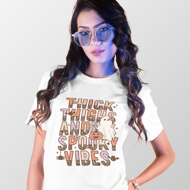 HALLOWEWEEN THICK THIGHS & SPOOKY VIBES GHOST T-Shirt (Von Creator hochgeladen)