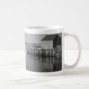 Hall's Harbour Wharf (B&W) Tasse