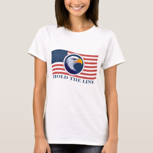 Halten Sie die Linie, amerikanische Flagge und Adl T-Shirt