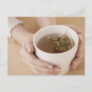 Haltetasse mit Kamillentee Postkarte