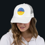 Haltung gegenüber der Ukraine gegen den Krieg Prot Truckerkappe<br><div class="desc">"Stand with Ukraine"-Sammlung, um Solidarität zu zeigen und Anti-Kriegsproteste gegen den Krieg in der Ukraine zu unterstützen. Das Design zeichnet sich durch ein schlichtes rotes Herz über einem Hintergrund der ukrainischen Flagge in den nationalen Farben Blau und Gelb aus. Ich werde 100% meiner Provision für dieses Produktprogramm spenden, um die...</div>