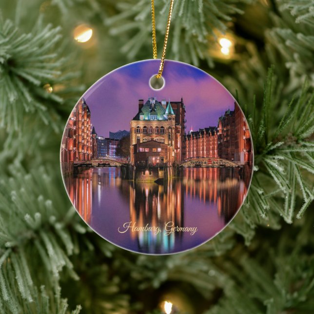 Hamburg, Deutschland in der Nacht Keramik Ornament (Baum)