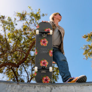 HAMbyWG-Hibiskus auf Gray Skateboard