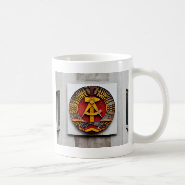 Hammer und Sichel-Symbol des Kommunisten Kaffeetasse (Rechts)