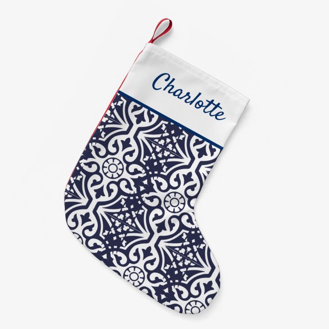 Hamptons Navy Blue und White Talavera Tile Kleiner Weihnachtsstrumpf (Vorderansicht (hängend))