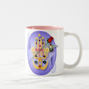 Hamsa und Blumen-Tassen Zweifarbige Tasse