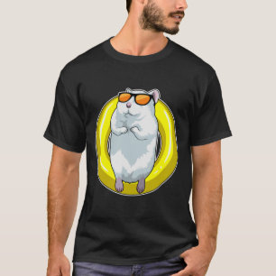 Hamster beim Schwimmen mit Schwimmring T-Shirt