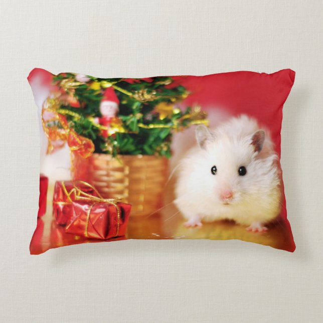 Hamster Kokolinka mit Weihnachtsbaum Zierkissen (Vorderseite)
