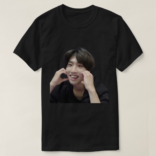 Han Jisung Niedlich Heart Cheeks Sticker.png T-Shirt (Design vorne)
