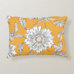 Hand drawn abstract garden flowers. Contour drawin Dekokissen