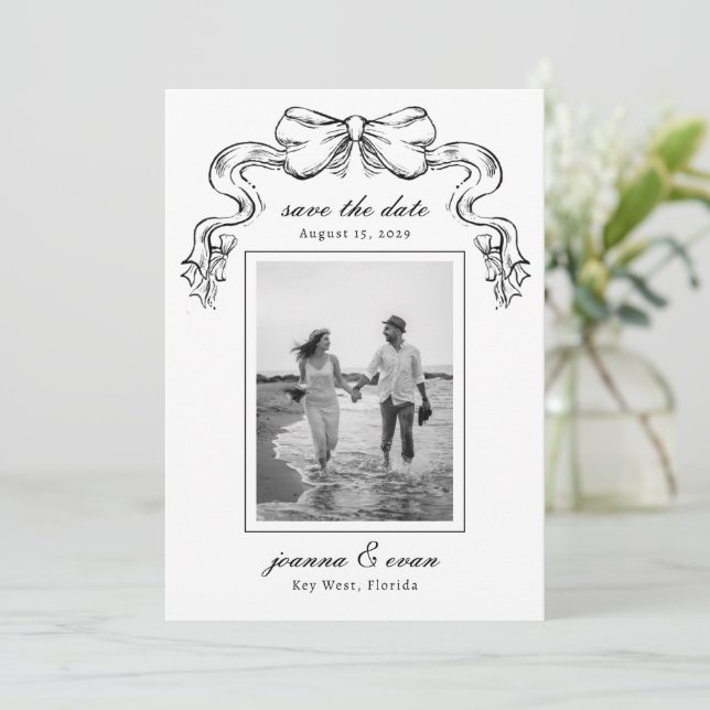 Hand Drawn Bow & Photo Modern Wedding Save The Date (Stehend Vorderseite)